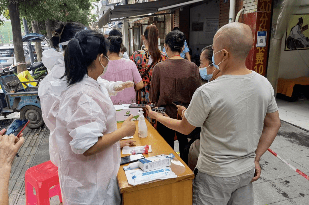 多地核酸“减码”后续如何防疫︰(核酸 层层加码)-第2张图片